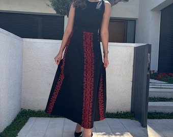Falda larga palestina Tatreez de corte A, bordado rojo, herencia étnica tradicional.