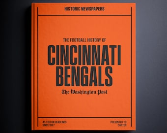 Cincinnati Bengals-present - Bok med proffsfotbollshistoria i tidningsrubriker - Personligt Bengals-fanföremål - Namn tryckt på omslaget Vem dejtar