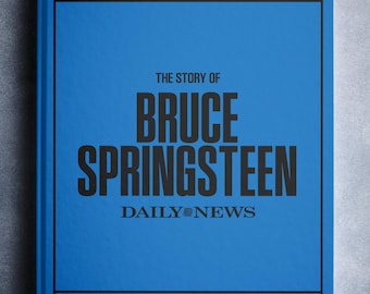 Bruce Springsteen / Libro de historia personalizado / Regalo para fanáticos de la música / Titulares de noticias de íconos y leyendas de la música / Nombre impreso en la portada