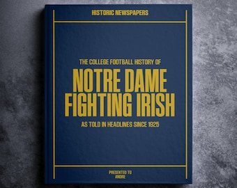 Notre Dame Fighting Irish Geschenk - College Football Geschichte im Zeitungsbuch - Personalisierter ND Irish Fan Artikel - Name auf dem Cover gedruckt