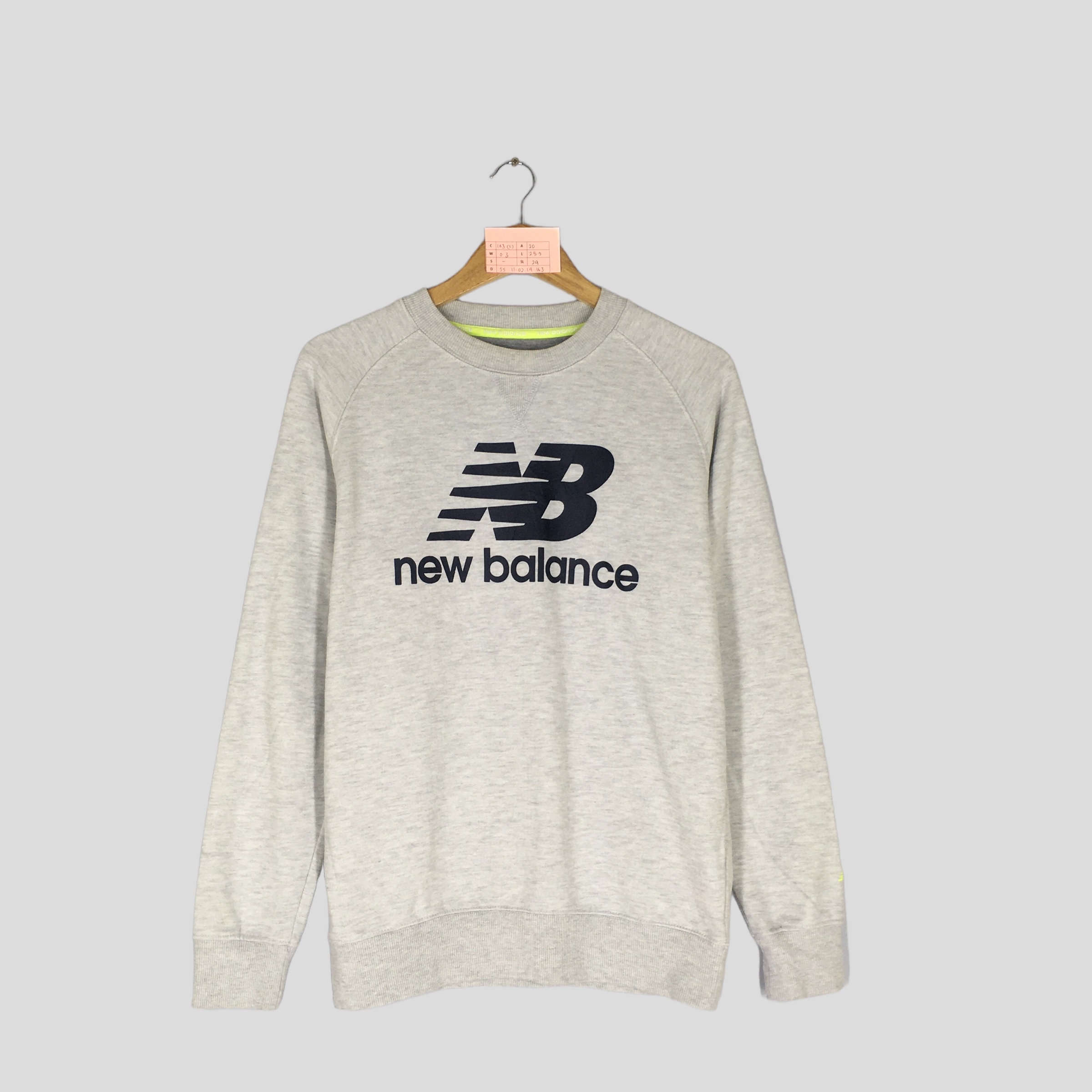 Sweater new balance original new arrivals