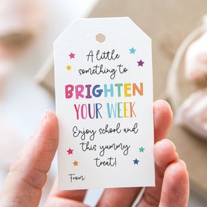 Een kleinigheidje om je week op te fleuren Label, afdrukbare einde schooljaar bedankkaartjes, sterren traktatie leraar waardering cadeaulabel