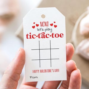 Etiqueta del juego XOXO Let's Play Tic Tac Toe, etiquetas de regalo imprimibles con el lema Feliz Día de San Valentín, etiqueta de regalo para actividades escolares en el aula de San Valentín