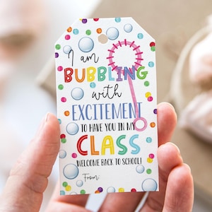 Je bouillonne d'enthousiasme à l'idée de vous avoir dans ma classe Étiquette à bulles, étiquettes de faveur à imprimer pour la première journée d'école, étiquette-cadeau à bulles pour la rentrée