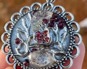Granat und Quarz Epoxy Anhänger