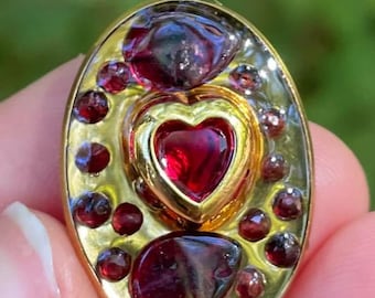 Granat Edelsteine rotes Herz oval vergoldet Anhänger