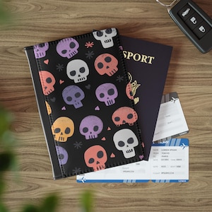 Funda para pasaporte de piel vegana con diseño de calaveras y corazones, accesorio de viaje pop punk, bonito soporte para pasaporte gótico, accesorio de viaje único y peculiar
