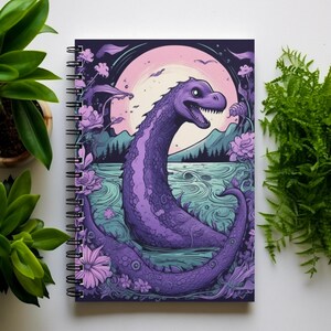 Mystieke Loch Ness Monster spiraal notebook, grillige cryptid stationair, retro sfeer, natuurliefhebbers, schattig reisdagboek