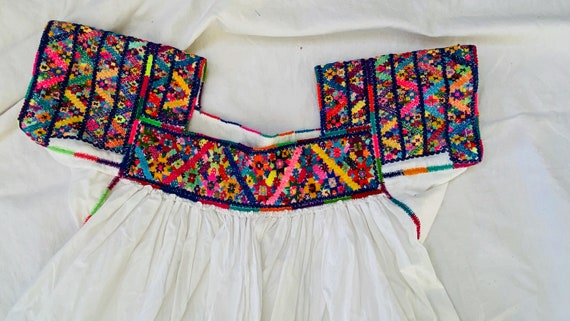 Hand-Embroidered Nahua Blouse. Puebla, Mexico - image 5