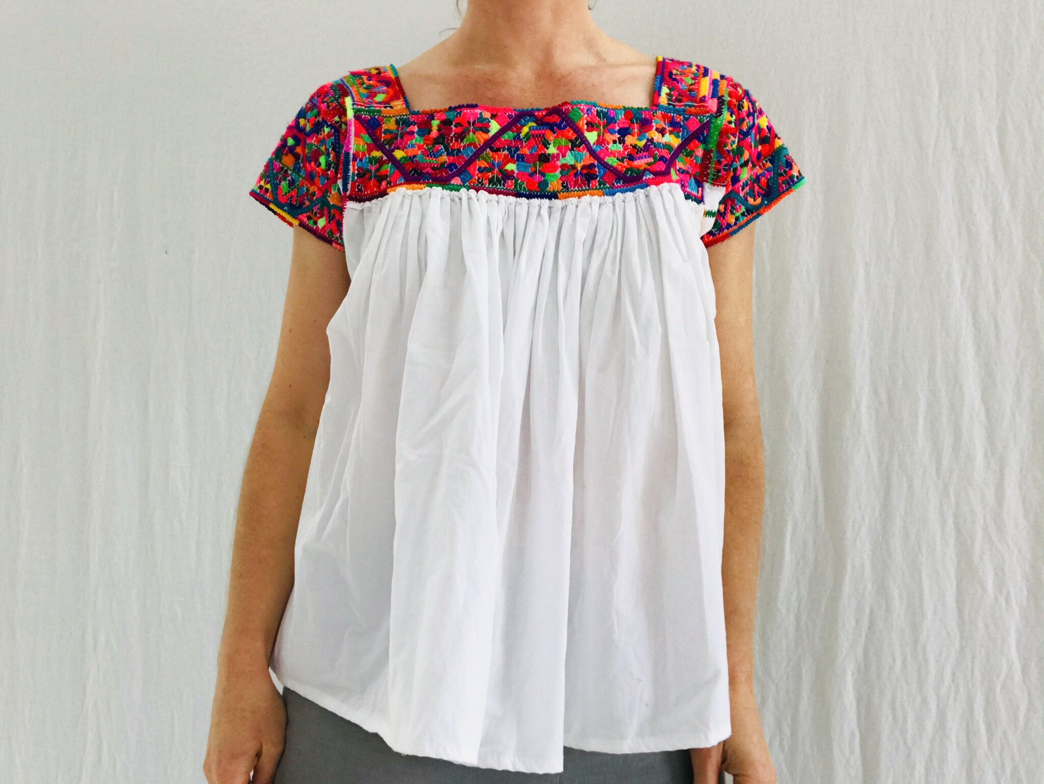 Blusa nahua bordada a mano. Puebla México - Etsy México Blusa nahua bordada a mano. Puebla México - Etsy México
