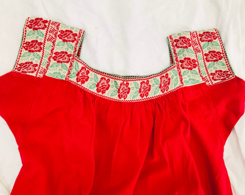 Size L Mexico Puebla Hand-Embroidered Nahua Blouse