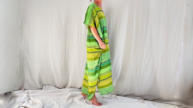 Greens Silk Kaftan. India. One Size. image 4