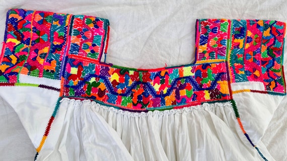 Hand-Embroidered Nahua Blouse. Puebla, Mexico - image 7