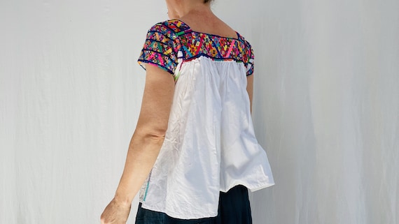 Hand-Embroidered Nahua Blouse. Puebla, Mexico - image 3