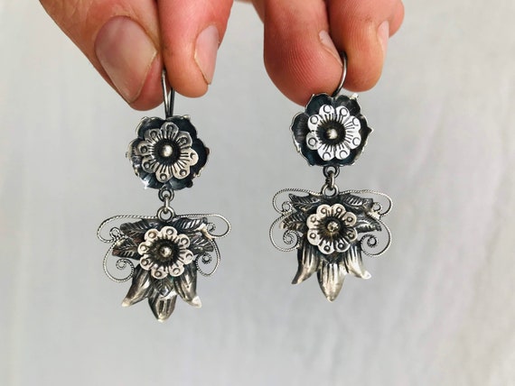 Mazahua Squash Blossom Earrings. Sterling Silver. Mexico. Frida