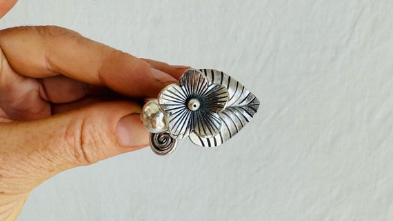 Silver Flower Ring. Adjustable. 0658 - image 4