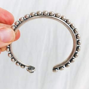 Bracelet Karen en argent. Tribu Karen Hill. Argent sterling. Thaïlande. 2019