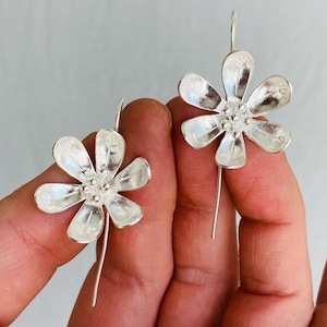 Karen Hill Tribe Flower Earrings. Fine Silver. 0118