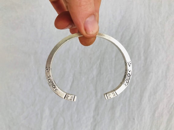 Sterling Silver Bangle From the Karen Hill Tribe. 0278 Sterling Silver Bangle From the Karen Hill Tribe. 0278