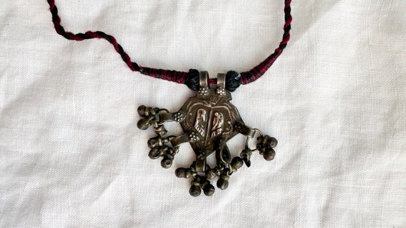 Antique Hindu Goddess Feet Amulet Necklace. Adjus… - image 3