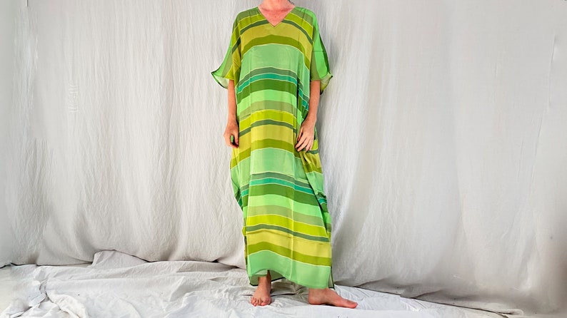 Greens Silk Kaftan. India. One Size. image 1