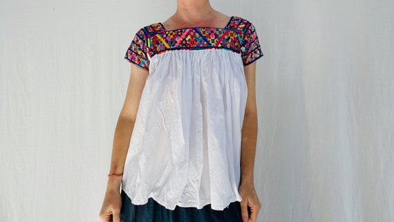 Hand-Embroidered Nahua Blouse. Puebla, Mexico - image 1