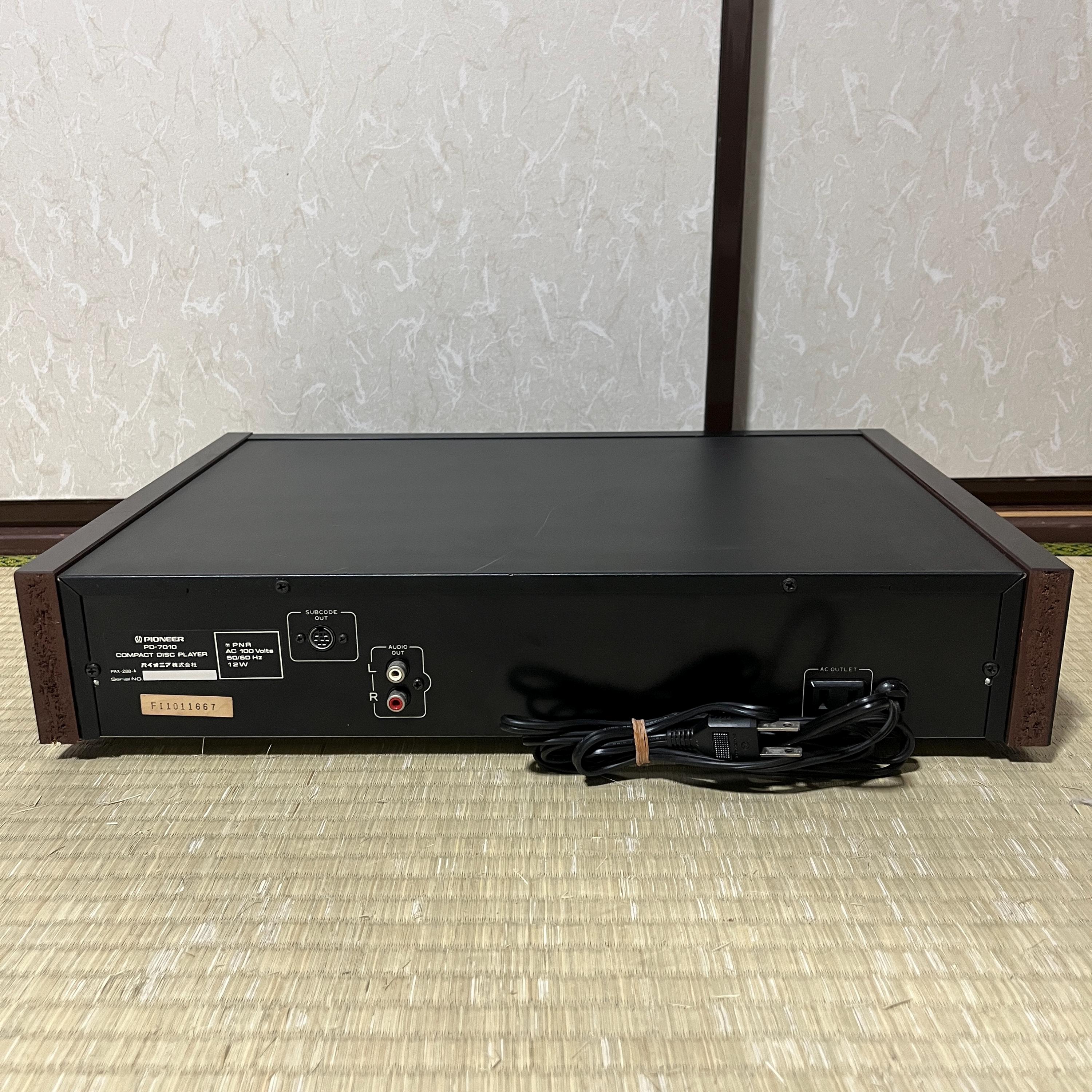 Vintage Pioneer PD-7010 CD Player – Reads Discs, No Audio Output