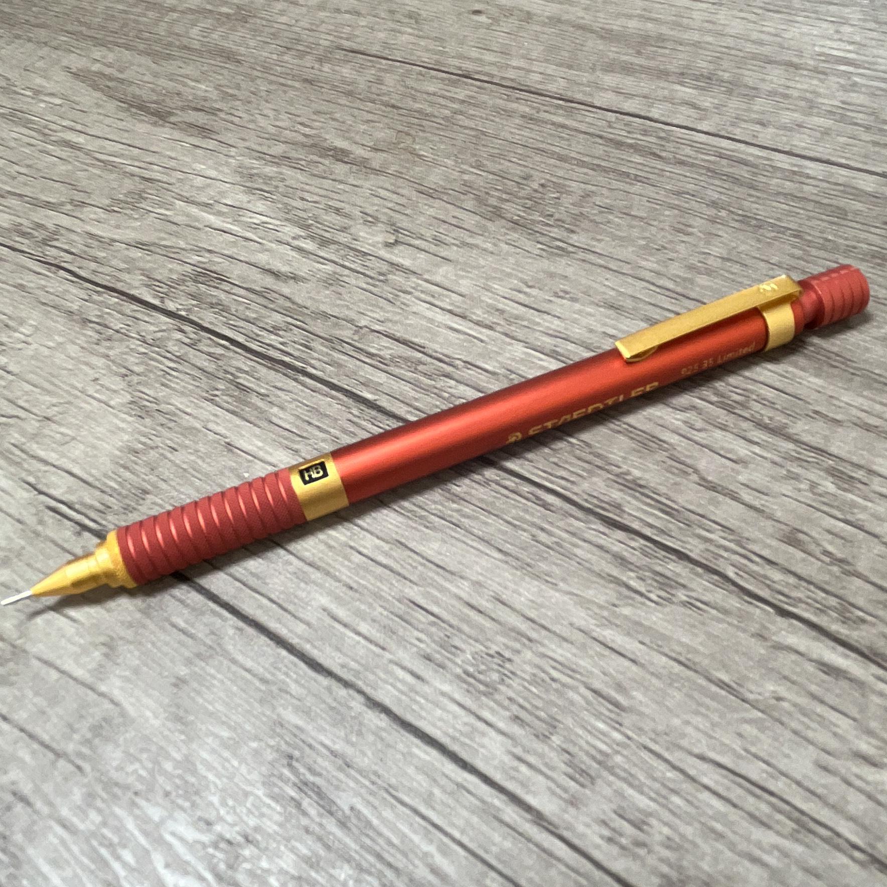 ステッドラー 925 35 0.5 mm ゴールド＆クラレットレッド ロフト限定版