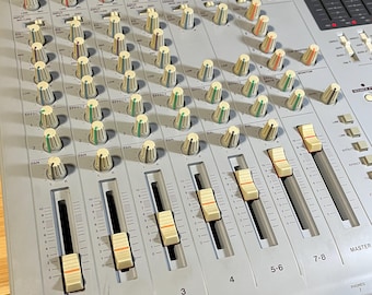 Grabadora multipista digital TASCAM Portastudio 564 / Grabadora MD / Mezclador de audio / Se enciende