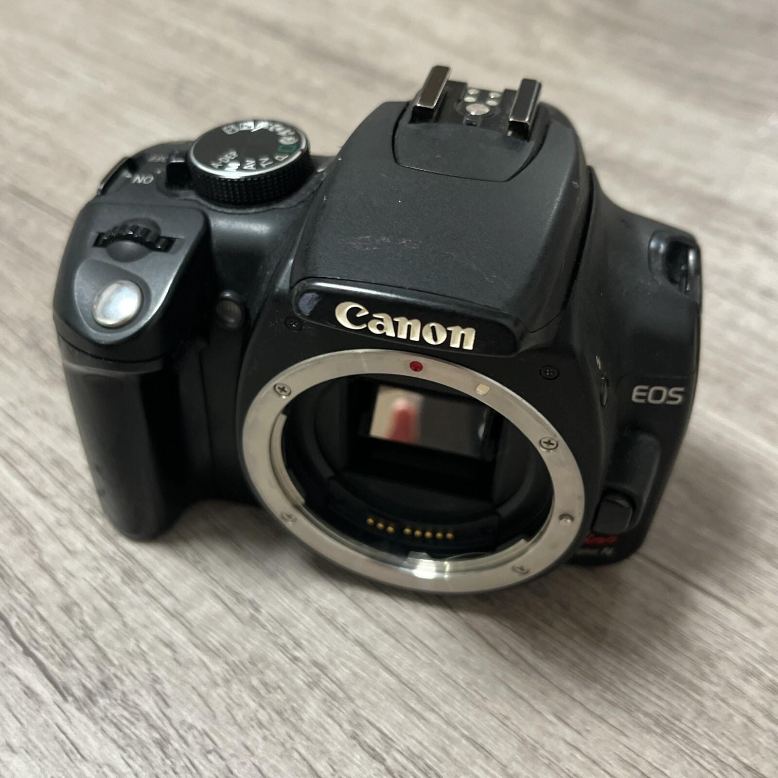 Canon EOS Kiss Digital N Digital Camera (body Only, No Battery
