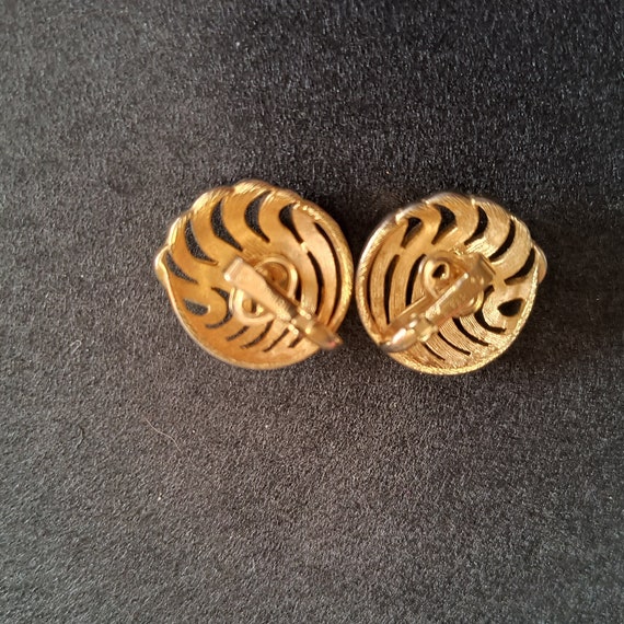 Crown Trifari Clip On Earrings - image 2