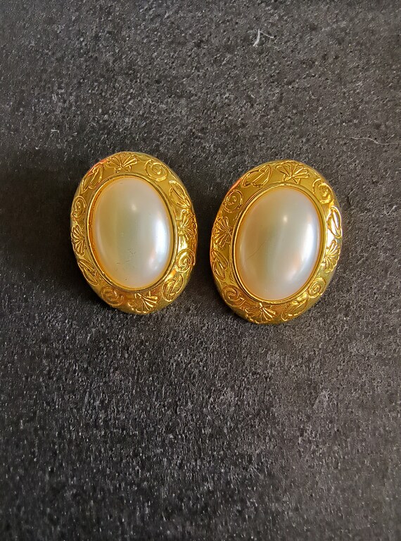 Vintage Liz Claiborne Clip On Earrings