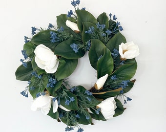 Couronne de magnolia avec fleurs pour porte d'entrée, couronne printemps-été, 4 juillet, entrée, décoration murale, couronne de ferme moderne, maison