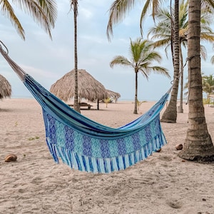 Hamaca colombiana de lujo hecha a mano: Hamaca bohemia para interior y exterior con materiales de alta calidad. imagen 6