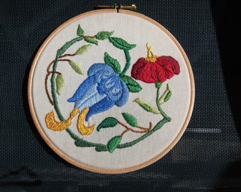 Colonial Floral Hand Embroidered Hoop Wall Art