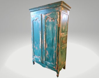 Großer Kleiderschrank im Louis-Philippe-Stil, antike Möbel aus dem 19. Jahrhundert mit grüner Patina