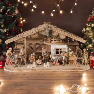 19-piece wooden nativity scene figurine set with hut