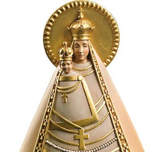 statue madonna magna mater austriae, wooden sculpture from Val Gardena. The statue is carved in maple wood and hand painted