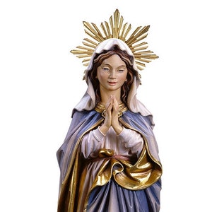 Immaculate Madonna statue wooden sculpture from Val Gardena. The statue is carved in maple wood and hand painted