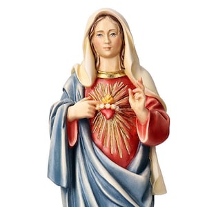 Immaculate Heart of Mary the Savior, wooden sculpture from Val Gardena. The statue is carved in maple wood and hand painted
