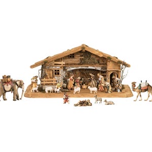 22-piece wooden nativity scene figurine set with hut, royal nativity scene