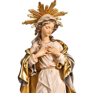 Immaculate Madonna statue, wooden sculpture from Val Gardena. The statue is carved in maple wood and hand painted