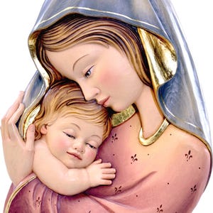 Madonna to hang, wooden sculpture from Val Gardena. The statue is carved in maple wood and hand painted with oil colors