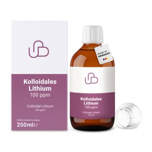 Könnte beinhalten: Eine braune Glasflasche mit weißem Verschluss und einem Etikett mit der Aufschrift "Kolloidales Lithium 100 ppm". Die Flasche steht auf einer weißen Oberfläche. Das Etikett trägt außerdem die Aufschrift "Colloidal Lithium 100 ppm" und "Made in Germany".