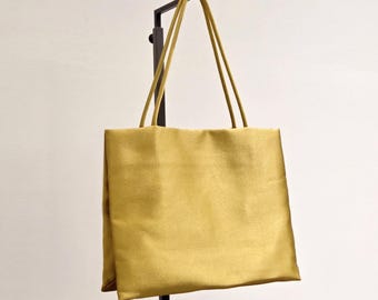 Borsa tote piccola, in raso di poliestere con manici superiori, design minimalista, nuove borse di tendenza 2026