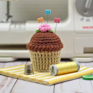Cupcake Pincushion, Crochet Cupcake, Chocolate Cupcake Pin Cushion, Cupcake Play Food, Gift for Sewists