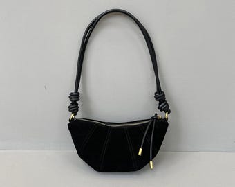 ショルダーバッグ・ポシェット ^MUCENT^ Sandra Suede Shoulder Bag Unisex 2 Colors P00000ON Suede Shoulder Bag, Soft Leather Croissant Bag, Minimal