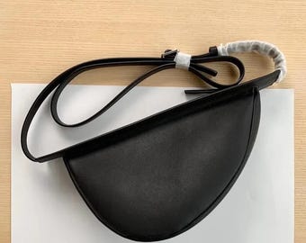 Half Moon Shoulder Bag,Women Leather Bags,Minimalist Leather Bag,Commuter Bag