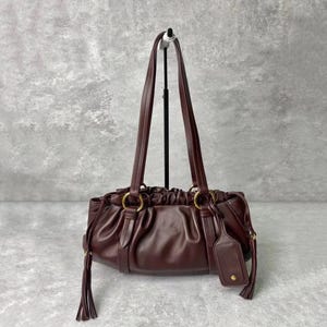 Minimale Ledertaschen, Schultertasche aus Rindspaltleder, Design-Handtasche