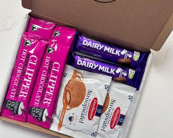 Caja de regalo de chocolate caliente y golosinas en formato buzón: Cadbury, Stroopwafels